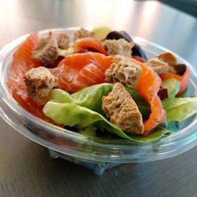 Salade composée saumon - LE RELAIS DE SASSENAGE - SASSENAGE
